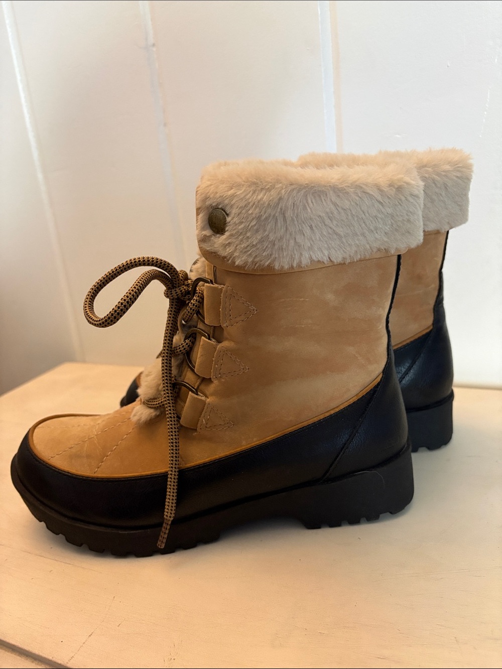 Women's Tan Faux-Fur Winter Boots - Picture 4 of 8